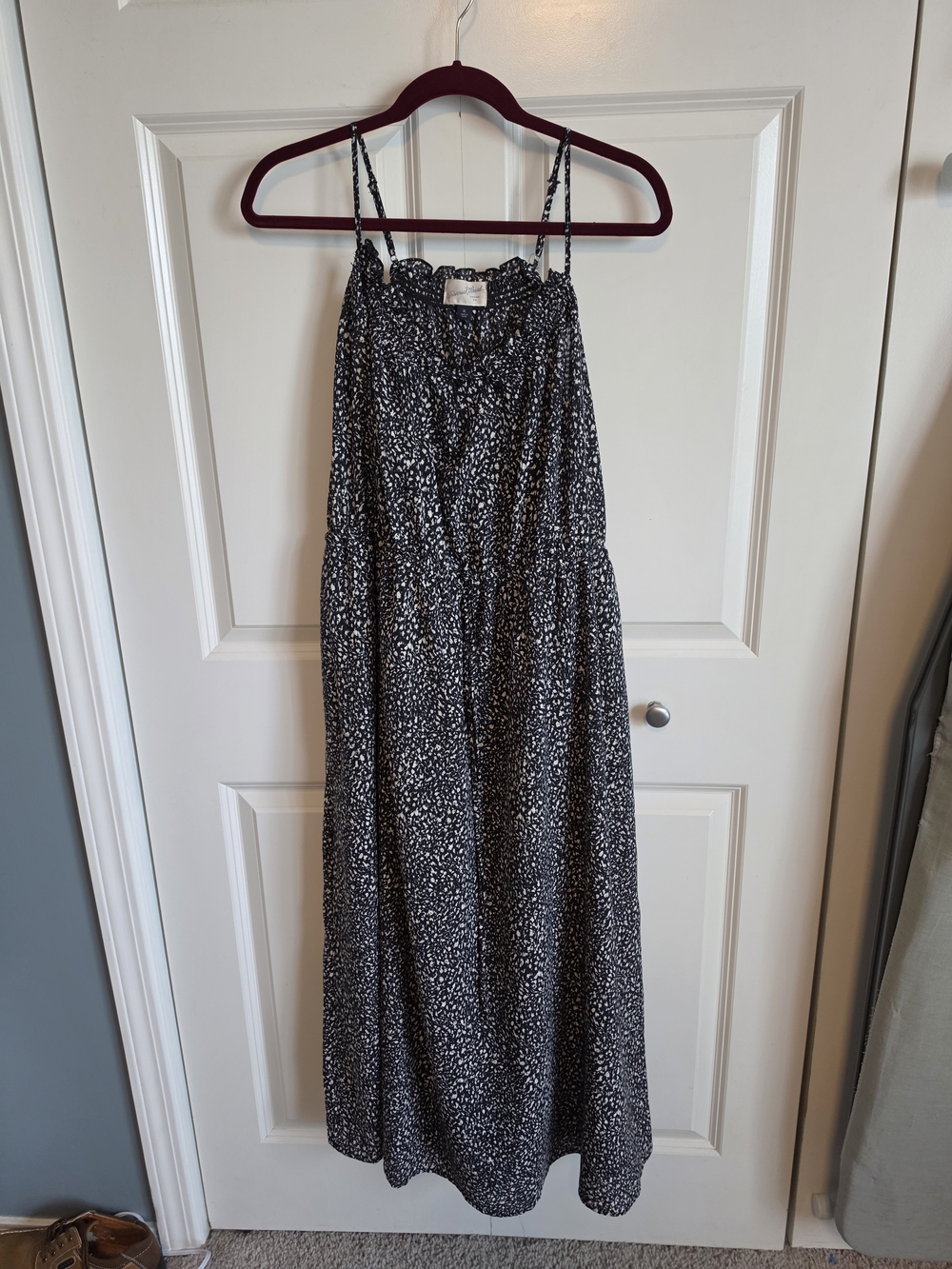 Universal Thread Black and White Printed Maxi Dress pockets